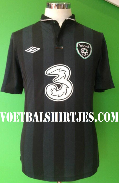 Ireland away kit 2013 2014 Umbro