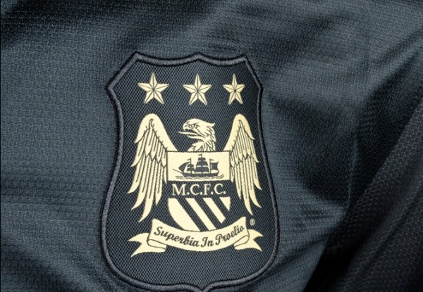 manchester city uitshirt 2013 2014 logo