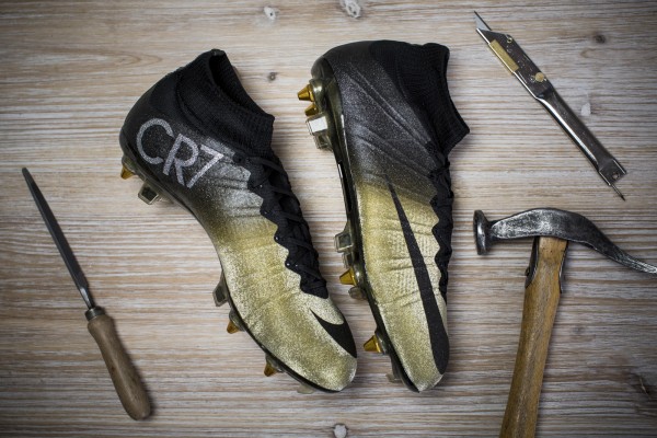 Nike CR7 Mercurial Superfly rare Gold