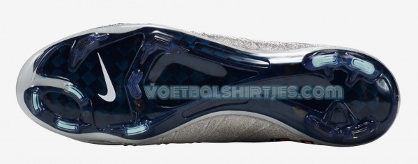nike CR7 silver mercurial superfly