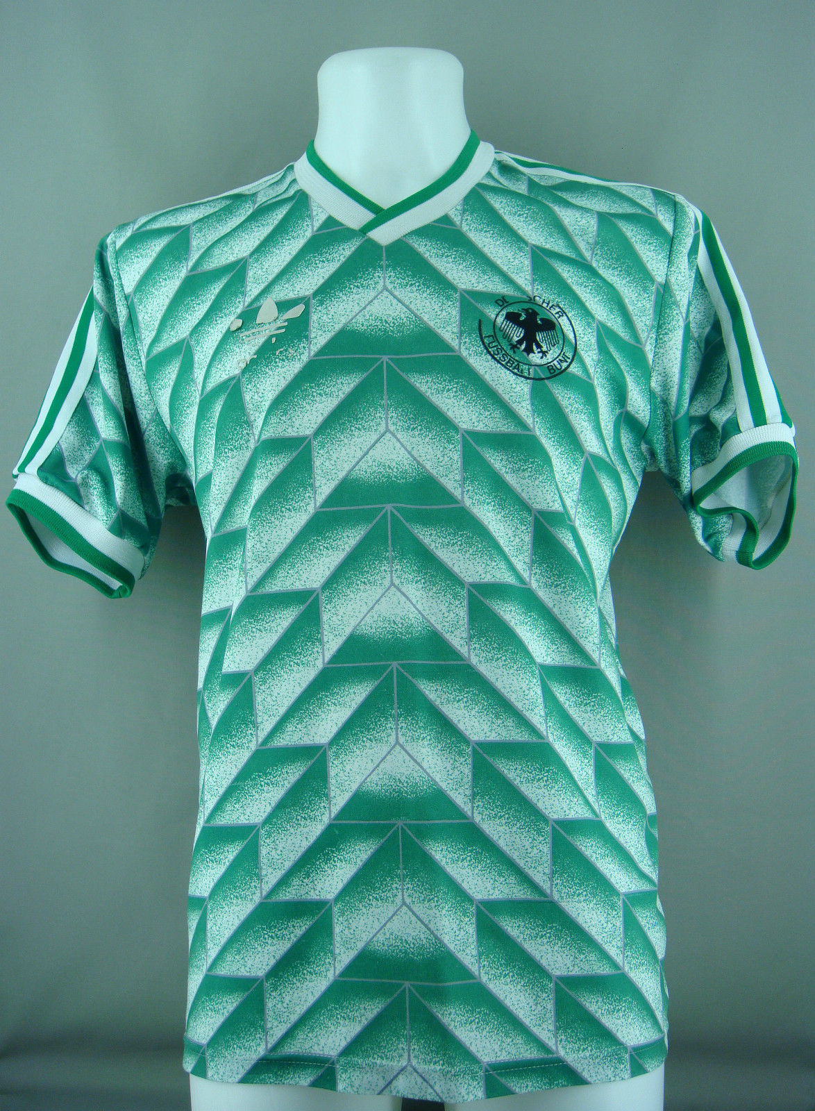 dfb-away-kit-1990