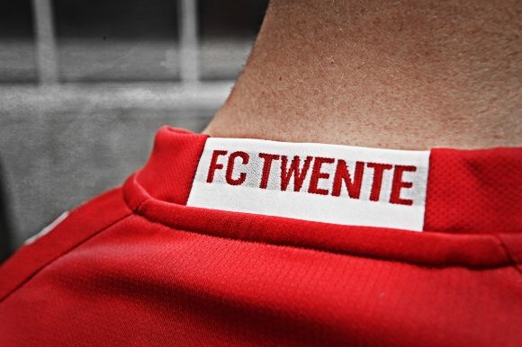 FC Twente thuisshirt 2018 nek